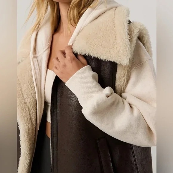 Offline by Aerie Cream & Brown Teddy Vest Jacket nwt large - Picture 5 of 11